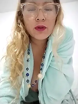 Snapshot of luli222 chatting on 05/05/26, 04:21 luli222 online show from 05/05/26, 04:21