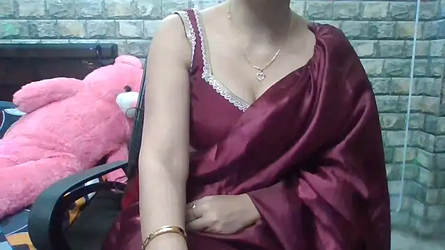 Snapshot of Sexy_iknoor chatting on 11/20/25, 04:35 Sexy iknoor online show from 11/20/25, 04:35