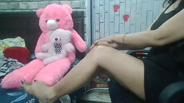 Sexy iknoor online show from 04/17/26, 03:31