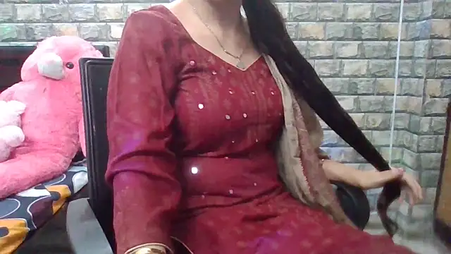 Snapshot of Sexy_iknoor chatting on 11/18/25, 04:38 Sexy iknoor online show from 11/18/25, 04:38