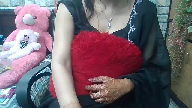 Snapshot of Sexy_iknoor chatting on 03/18/25, 10:39 Sexy iknoor online show from 03/18/25, 10:39