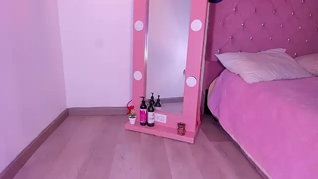 isa red hair online show from 02/08/25, 05:08