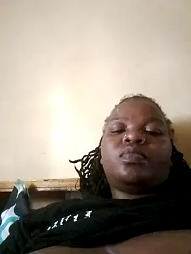 pretty-donna online show from 11/23/25, 10:25