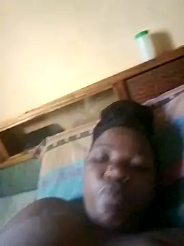 pretty-donna online show from 11/18/25, 04:49