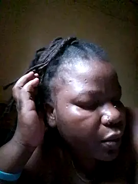 pretty-donna online show from 10/29/25, 05:17