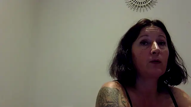 feline27 online show from 11/05/25, 08:12