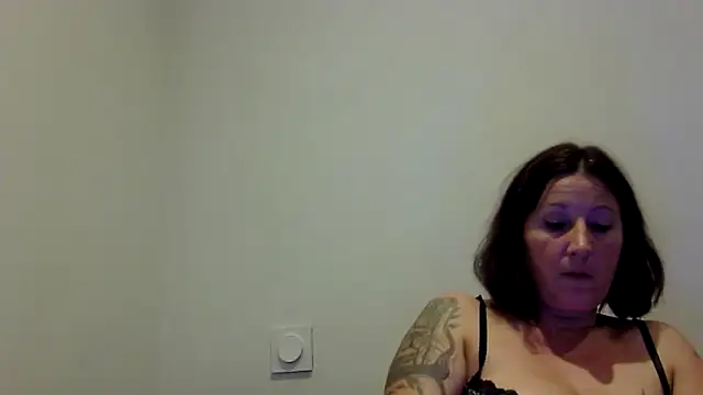 feline27 online show from 11/02/25, 10:04