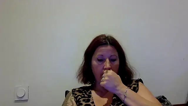 feline27 online show from 10/17/25, 08:21