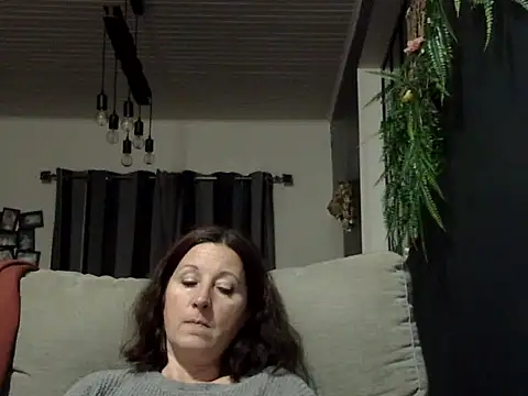 feline27 online show from 11/28/25, 10:10