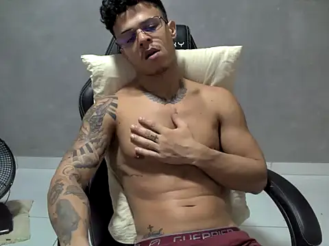 Gust027 online show from 04/13/26, 02:26