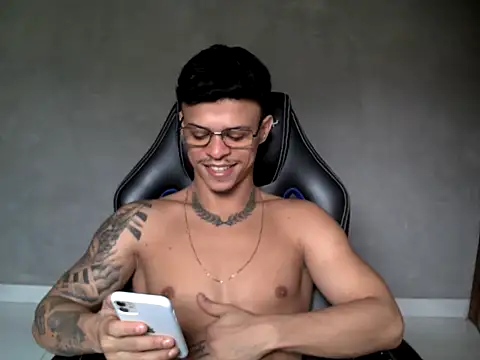 Gust027 online show from 04/13/26, 05:17