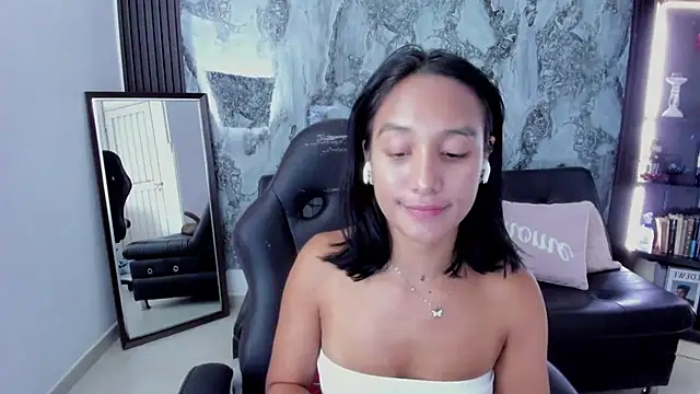 Snapshot of Nanami_19 chatting on 02/27/26, 06:52 Nanami 19 online show from 02/27/26, 06:52