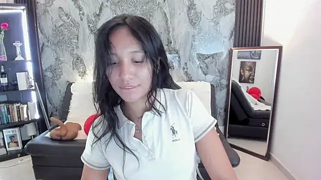 Snapshot of Nanami_19 chatting on 02/16/26, 06:17 Nanami 19 online show from 02/16/26, 06:17