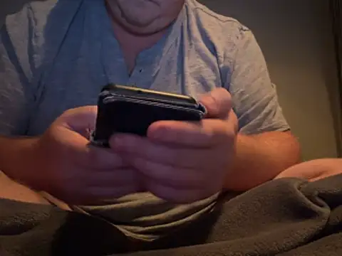 Snapshot of haydenn_ chatting on 05/17/26, 02:11 haydenn online show from 05/17/26, 02:11