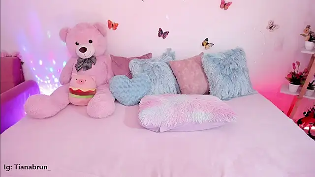 Zara uwu  online show from 11/13/25, 10:41