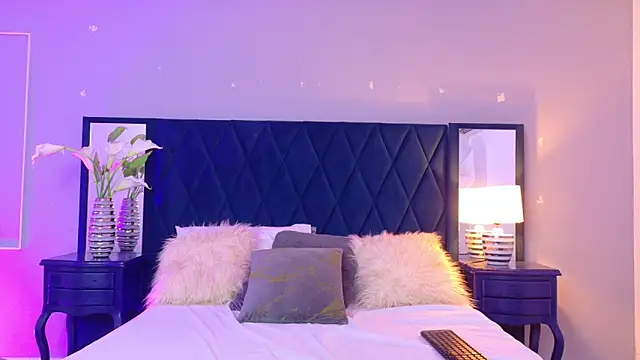 Margaret Saunders online show from 12/18/25, 07:40