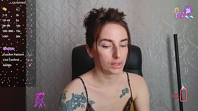 Snapshot of xx_adrihanna_xx chatting on 06/08/26, 06:03 xx adrihanna xx online show from 06/08/26, 06:03