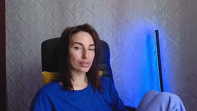 Snapshot of xx_adrihanna_xx chatting on 06/01/26, 06:13 xx adrihanna xx online show from 06/01/26, 06:13