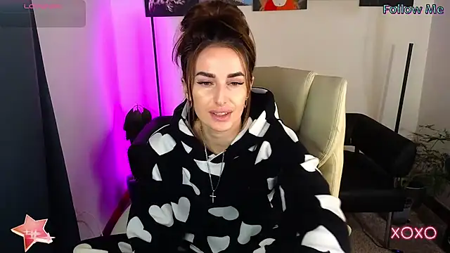 Snapshot of xx_adrihanna_xx chatting on 03/11/25, 04:40 xx adrihanna xx online show from 03/11/25, 04:40