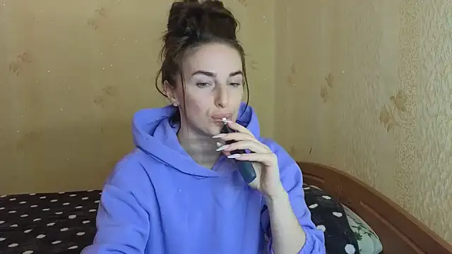 xx adrihanna xx online show from 03/18/26, 05:14