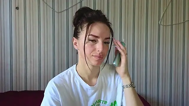 Snapshot of xx_adrihanna_xx chatting on 06/30/26, 06:13 xx adrihanna xx online show from 06/30/26, 06:13