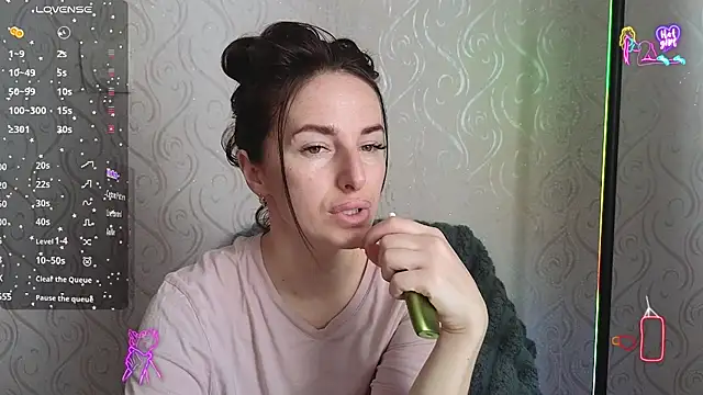 Snapshot of xx_adrihanna_xx chatting on 05/11/26, 05:42 xx adrihanna xx online show from 05/11/26, 05:42