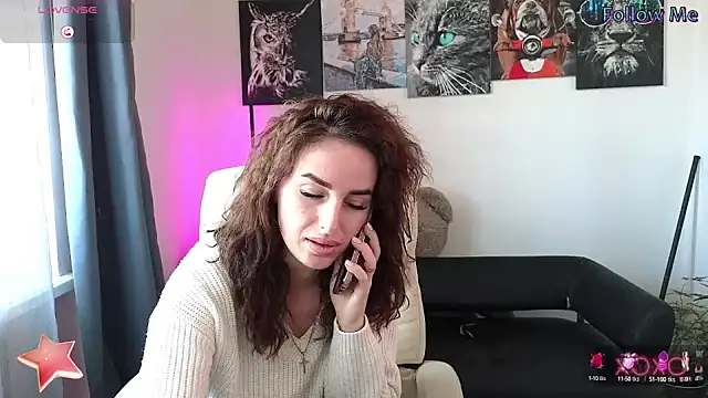 Snapshot of xx_adrihanna_xx chatting on 02/18/25, 07:32 xx adrihanna xx online show from 02/18/25, 07:32