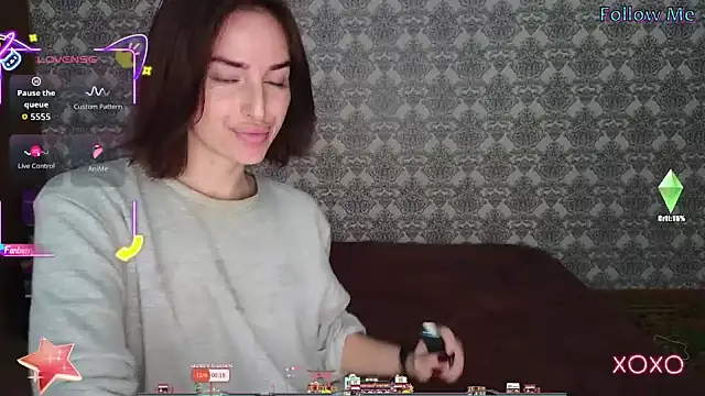 Snapshot of xx_adrihanna_xx chatting on 10/06/25, 05:30 xx adrihanna xx online show from 10/06/25, 05:30