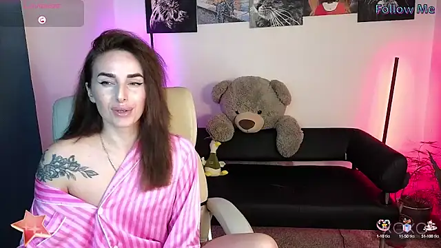 Snapshot of xx_adrihanna_xx chatting on 02/11/25, 06:44 xx adrihanna xx online show from 02/11/25, 06:44
