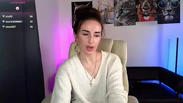 Snapshot of xx_adrihanna_xx chatting on 02/19/25, 09:03 xx adrihanna xx online show from 02/19/25, 09:03