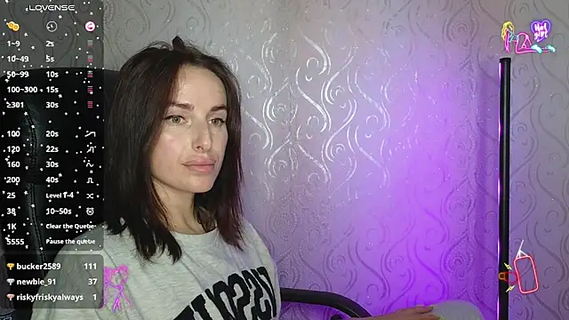 Snapshot of xx_adrihanna_xx chatting on 05/17/26, 06:08 xx adrihanna xx online show from 05/17/26, 06:08