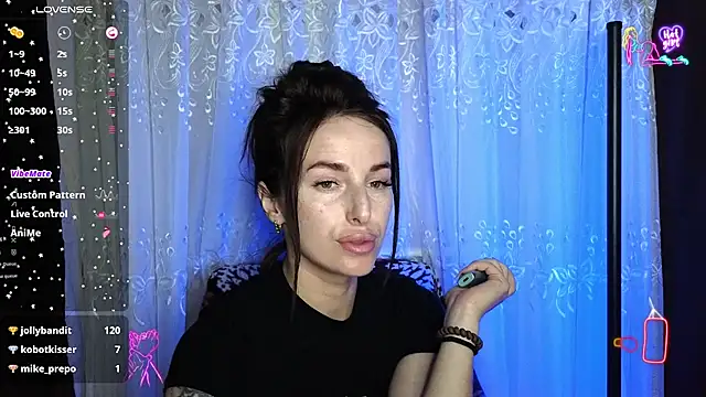 Snapshot of xx_adrihanna_xx chatting on 05/07/26, 06:11 xx adrihanna xx online show from 05/07/26, 06:11