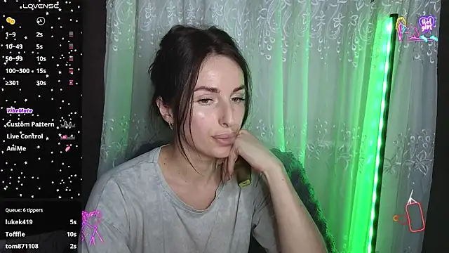 Snapshot of xx_adrihanna_xx chatting on 05/09/26, 06:33 xx adrihanna xx online show from 05/09/26, 06:33