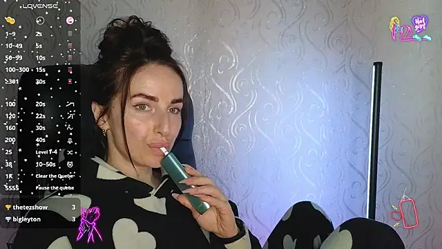 Snapshot of xx_adrihanna_xx chatting on 05/19/26, 04:36 xx adrihanna xx online show from 05/19/26, 04:36