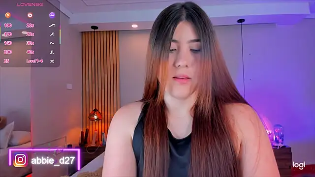 Snapshot of AbbieEdmond chatting on 09/20/25, 04:17 AbbieEdmond online show from 09/20/25, 04:17