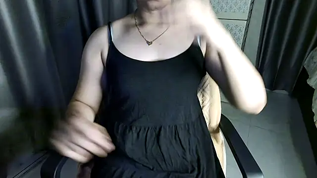 Snapshot of Sima--Roy chatting on 06/07/26, 05:29 Sima--Roy online show from 06/07/26, 05:29