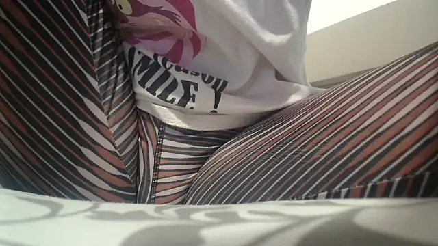 Snapshot of Web_Lady chatting on 10/11/25, 03:57 Web Lady online show from 10/11/25, 03:57