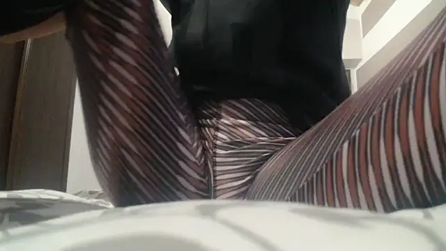 Snapshot of Web_Lady chatting on 10/12/25, 11:33 Web Lady online show from 10/12/25, 11:33