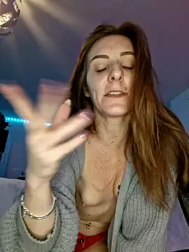 Snapshot of Ladykimberly_XOXO chatting on 12/16/24, 01:10 Ladykimberly XOXO online show from 12/16/24, 01:10
