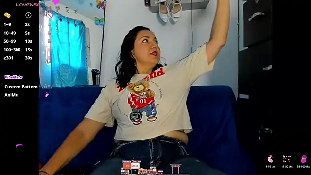 Snapshot of Angelblue_ chatting on 05/15/26, 01:53 Angelblue online show from 05/15/26, 01:53
