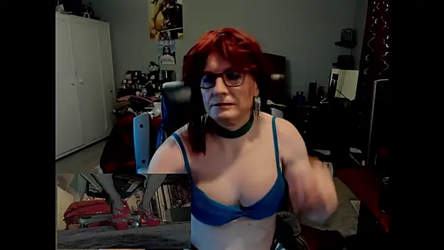 Snapshot of CharlotteAshton chatting on 07/18/26, 11:52 CharlotteAshton online show from 07/18/26, 11:52