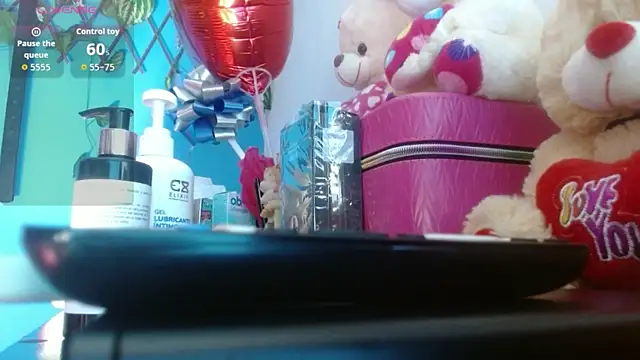 wendy rivera  online show from 10/11/25, 11:00