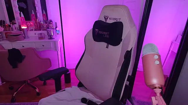 rachelbrooksxx online show from 04/14/26, 05:07