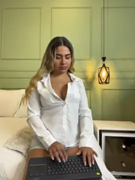 kataliina   online show from 04/20/26, 11:57