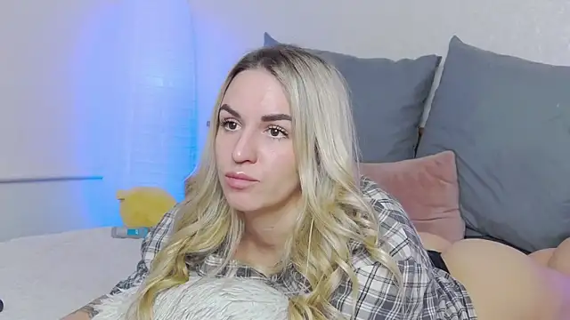 SofiJames online show from 03/11/25, 06:30