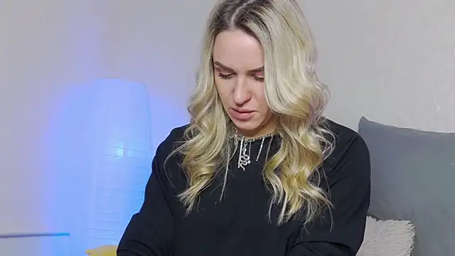 SofiJames online show from 03/06/25, 06:19