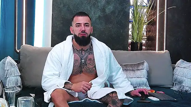 Snapshot of masterkingofmusclee chatting on 03/05/25, 06:54 masterkingofmusclee online show from 03/05/25, 06:54