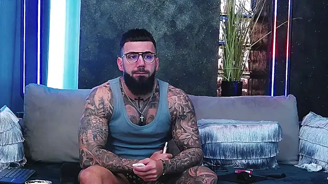 Snapshot of masterkingofmusclee chatting on 03/07/25, 07:08 masterkingofmusclee online show from 03/07/25, 07:08