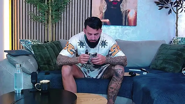 masterkingofmusclee online show from 06/01/26, 07:52