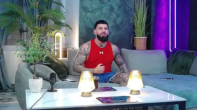 Snapshot of masterkingofmusclee chatting on 03/03/26, 08:38 masterkingofmusclee online show from 03/03/26, 08:38